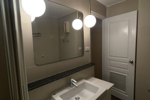 Condominio de 3 dormitorios en Watthana, Bangkok, Tailandia № 133856 - foto 14