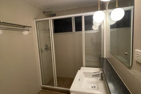 Condominio de 3 dormitorios en Watthana, Bangkok, Tailandia № 133856 - foto 12
