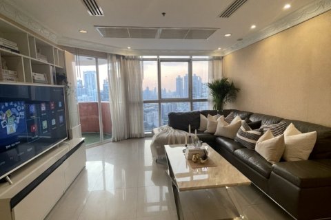 Condo in Watthana, Bangkok, Thailand, 3 bedrooms  № 133856