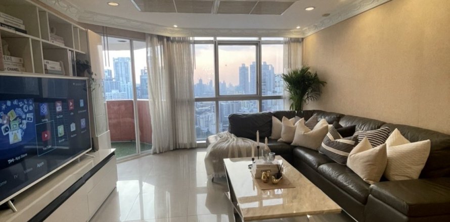 Condominio de 3 dormitorios en Watthana, Bangkok, Tailandia № 133856