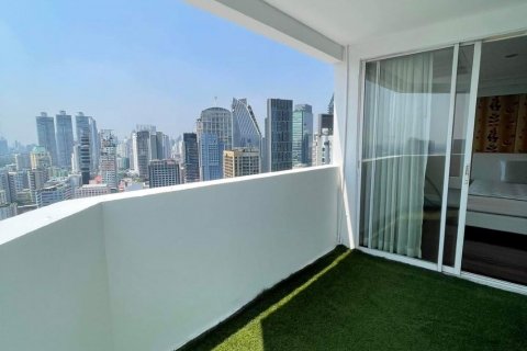 Condominio de 3 dormitorios en Watthana, Bangkok, Tailandia № 133856 - foto 17
