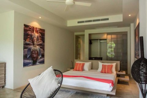 Chalet de 4 dormitorios en Phuket, Tailandia № 134018 - foto 25