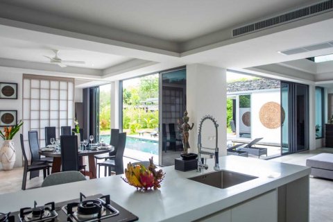 Chalet de 4 dormitorios en Phuket, Tailandia № 134018 - foto 15