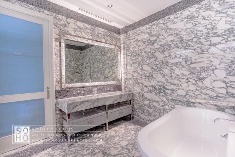 Condominio de 2 dormitorios en Sathon, Bangkok, Tailandia № 143859 - foto 7