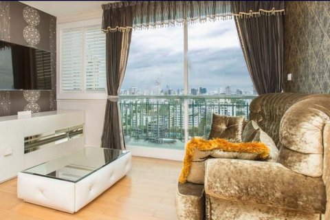 Condo in Bangkok, Thailand, 3 bedrooms  № 143836