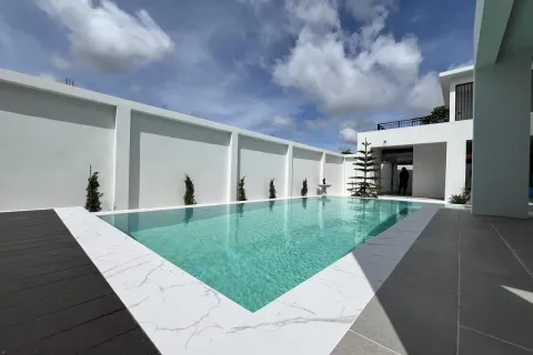 Chalet de 4 dormitorios en Pattaya, Tailandia № 155684 - foto 8