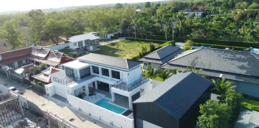Chalet de 4 dormitorios en Pattaya, Tailandia № 155684