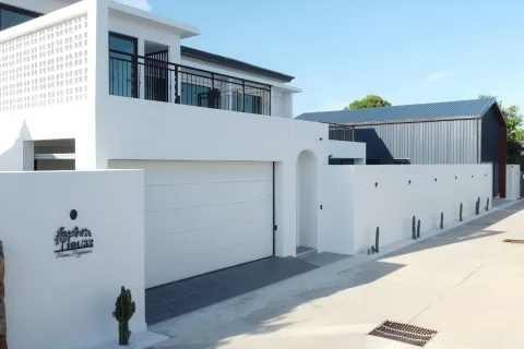 Chalet de 4 dormitorios en Pattaya, Tailandia № 155684 - foto 5