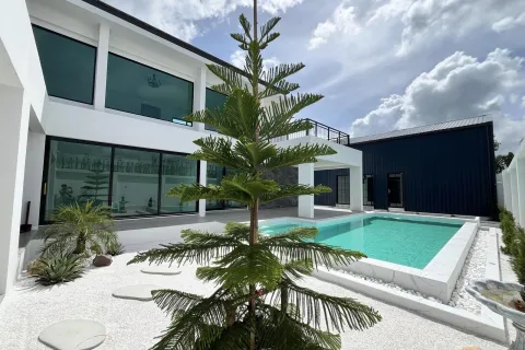 Chalet de 4 dormitorios en Pattaya, Tailandia № 155684 - foto 9