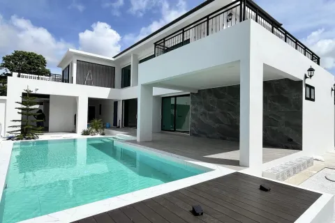 Chalet de 4 dormitorios en Pattaya, Tailandia № 155684 - foto 6