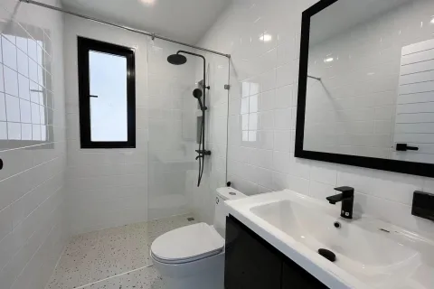 Chalet de 4 dormitorios en Pattaya, Tailandia № 155684 - foto 19