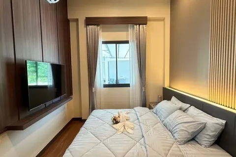 Chalet de 4 dormitorios en Pattaya, Tailandia № 155681 - foto 14