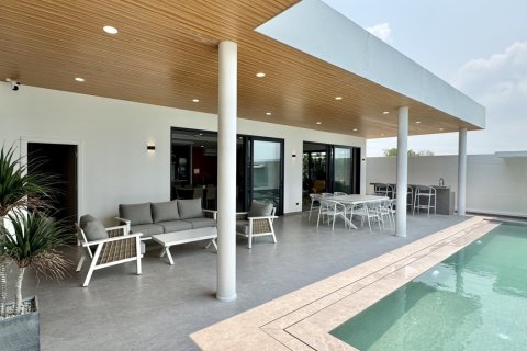 Casa de 3 dormitorios en Pattaya, Tailandia № 155685 - foto 15