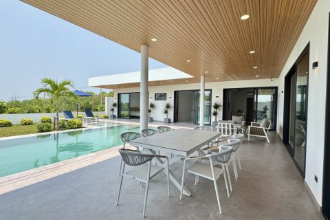 Casa de 3 dormitorios en Pattaya, Tailandia № 155685 - foto 16