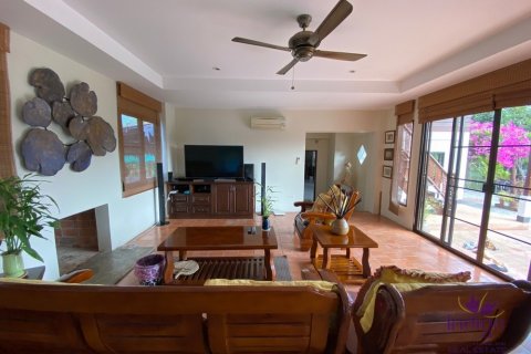 Casa de 6 dormitorios en San Sai, Tailandia № 57942 - foto 11