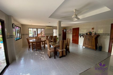 Casa de 6 dormitorios en San Sai, Tailandia № 57942 - foto 16
