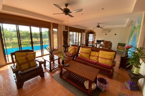 Casa de 6 dormitorios en San Sai, Tailandia № 57942 - foto 8