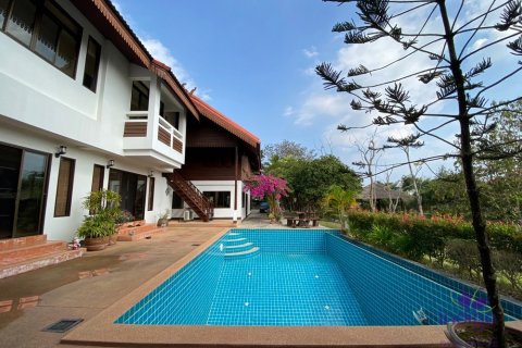 Casa de 6 dormitorios en San Sai, Tailandia № 57942 - foto 3