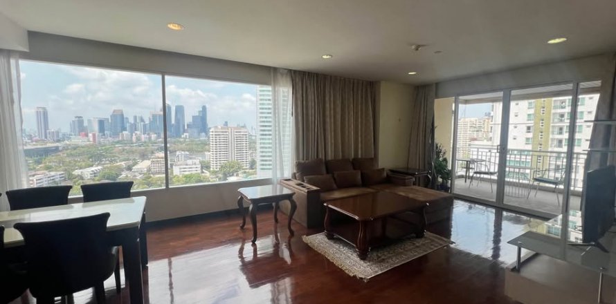 Condominio de 3 dormitorios en Khlong Toei, Bangkok, Tailandia № 134414