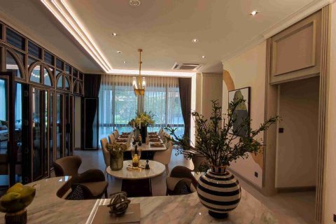 Casa de 5 dormitorios en Bangkok, Tailandia № 183926 - foto 6