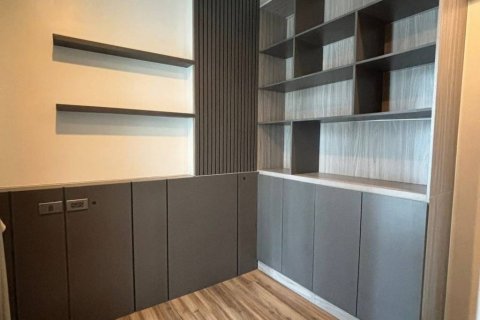 Dúplex de 2 dormitorios en Bangkok, Tailandia № 134725 - foto 8