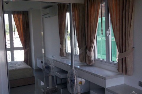 Condominio de 1 dormitorio en Pattaya, Tailandia № 204015 - foto 11