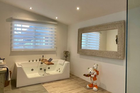 Villa in Ko Samui, Thailand 9 bedrooms № 152762 - photo 10