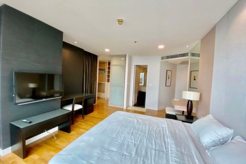 Condominio de 2 dormitorios en Sathon, Bangkok, Tailandia № 71873 - foto 15