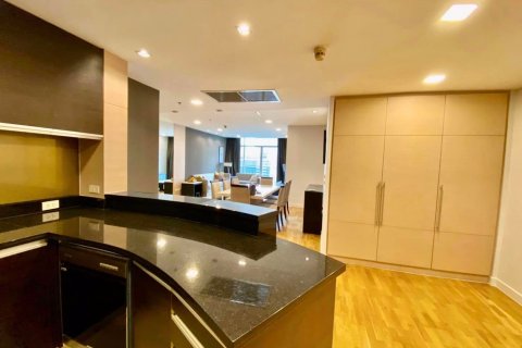Condominio de 2 dormitorios en Sathon, Bangkok, Tailandia № 71873 - foto 2