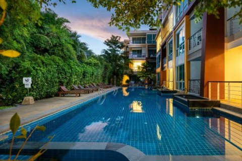 Apartamento de 2 habitaciones en Pattaya, Tailandia № 199880 - foto 15