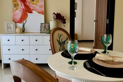 Apartamento de 2 habitaciones en Pattaya, Tailandia № 199880 - foto 6