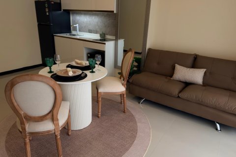 Apartamento de 2 habitaciones en Pattaya, Tailandia № 199880 - foto 3