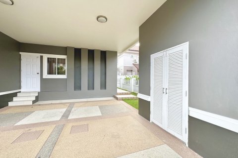 Casa de 4 dormitorios en San Kamphaeng, Tailandia № 138779 - foto 3