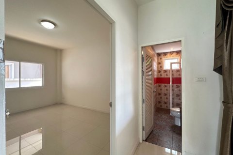 Casa de 4 dormitorios en San Kamphaeng, Tailandia № 138779 - foto 10
