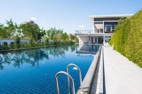 Casa de 4 dormitorios en San Kamphaeng, Tailandia № 138779 - foto 19