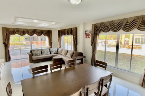 Casa de 4 dormitorios en San Kamphaeng, Tailandia № 138779 - foto 6