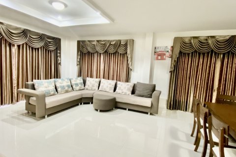 Casa de 4 dormitorios en San Kamphaeng, Tailandia № 138779 - foto 5