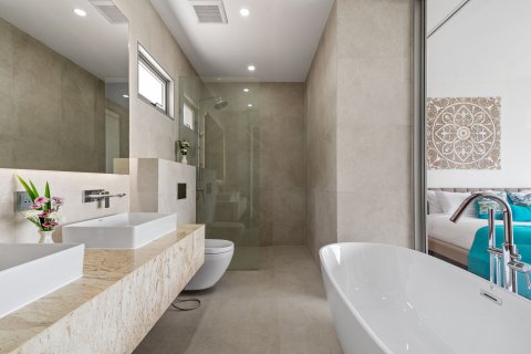 Chalet de 4 dormitorios en Ko Samui, Tailandia № 140292 - foto 17