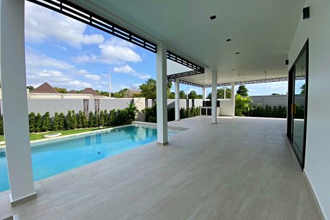 Chalet de 3 dormitorios en Hua Hin, Tailandia № 168391 - foto 6