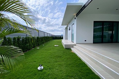 Chalet de 3 dormitorios en Hua Hin, Tailandia № 168391 - foto 22
