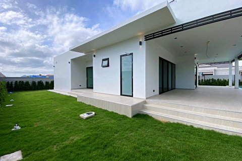 Chalet de 3 dormitorios en Hua Hin, Tailandia № 168391 - foto 23