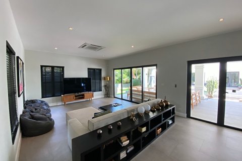 Chalet de 4 dormitorios en Hua Hin, Tailandia № 168357 - foto 13