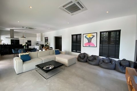 Chalet de 4 dormitorios en Hua Hin, Tailandia № 168357 - foto 16