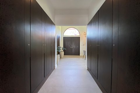 Chalet de 4 dormitorios en Hua Hin, Tailandia № 168357 - foto 12