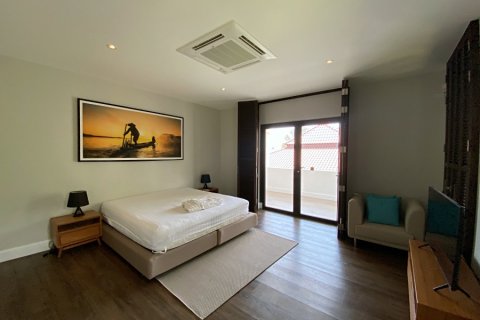 Chalet de 4 dormitorios en Hua Hin, Tailandia № 168357 - foto 19