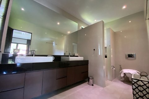 Chalet de 4 dormitorios en Hua Hin, Tailandia № 168357 - foto 20