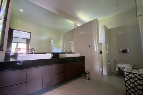Chalet de 4 dormitorios en Hua Hin, Tailandia № 168357 - foto 24