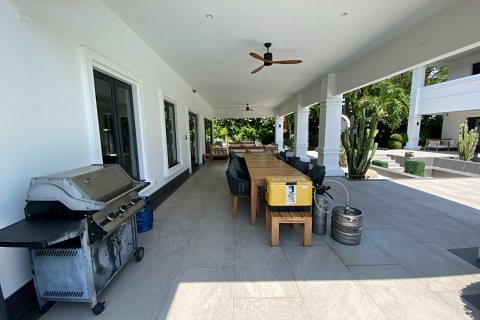 Chalet de 4 dormitorios en Hua Hin, Tailandia № 168357 - foto 10