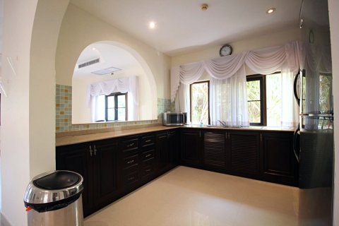Chalet de 4 dormitorios en Hua Hin, Tailandia № 168359 - foto 12