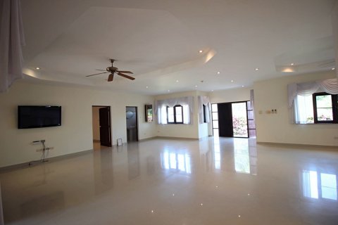 Chalet de 4 dormitorios en Hua Hin, Tailandia № 168359 - foto 10